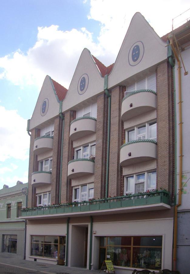 Art Nouveau Apartment Oradea Exterior foto